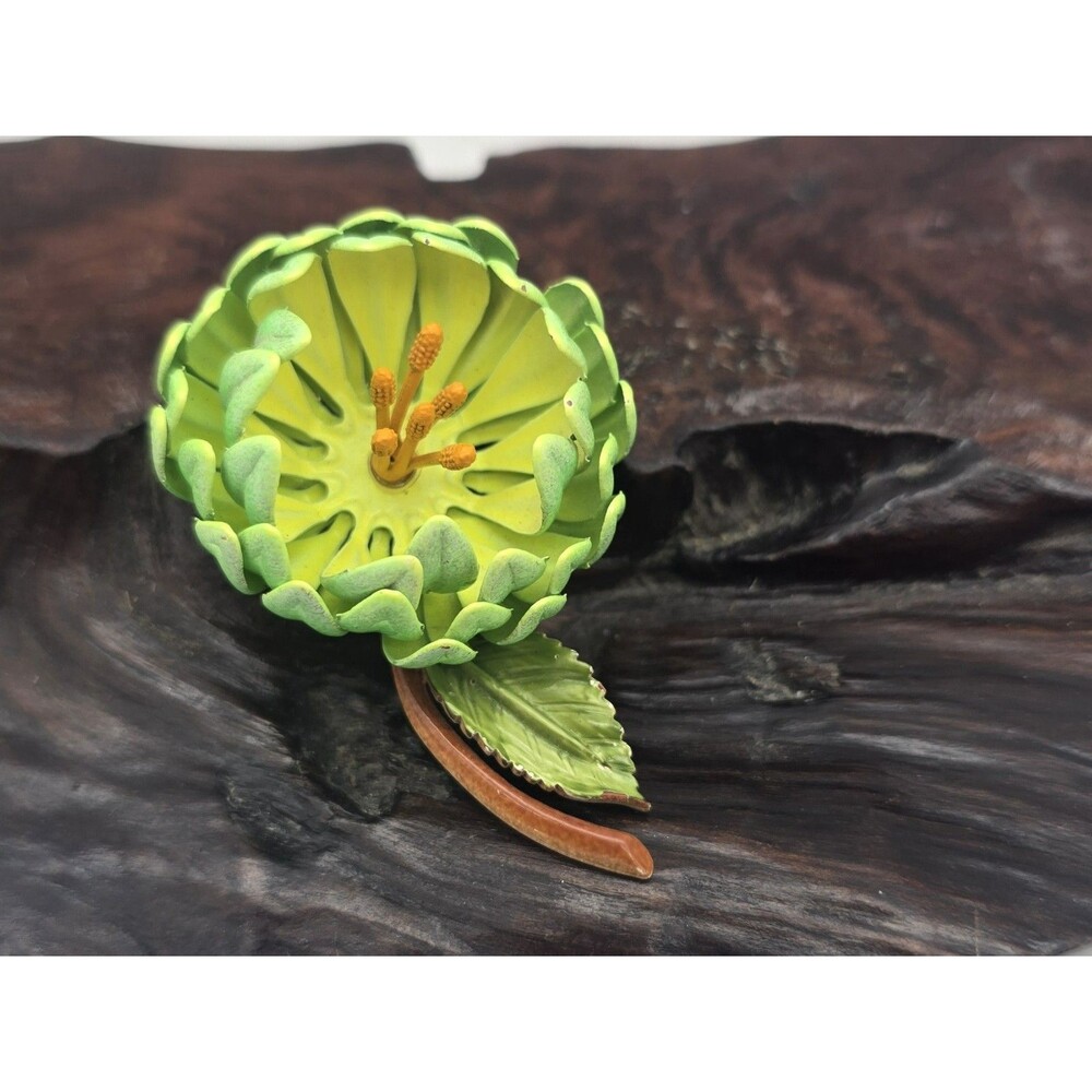 Vintage Retro Mod 60s Lime Green  Enamel Metal Flower Pin Brooch